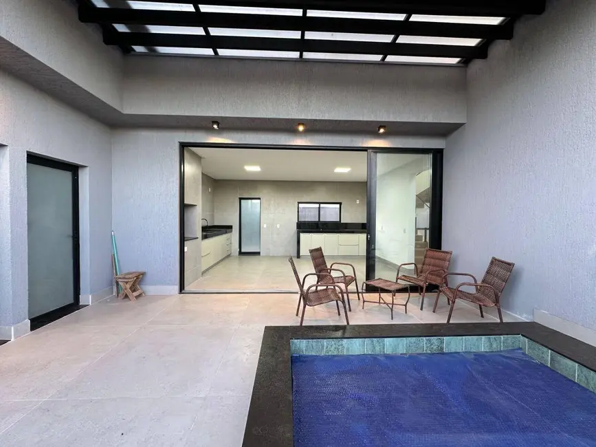 Sobrado com 5 quartos à venda, 372m2 em Anapolis - GO - imagem 8 Foto 8 de Sobrado com 5 quartos à venda, 372m2 em Anapolis - GO