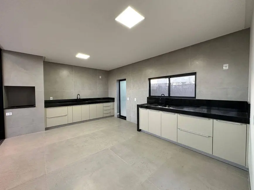 Sobrado com 5 quartos à venda, 372m2 em Anapolis - GO - imagem 2 Foto 2 de Sobrado com 5 quartos à venda, 372m2 em Anapolis - GO