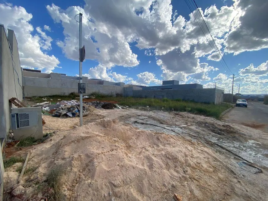 Foto 1 de Terreno / Lote à venda, 300m2 em Anapolis - GO