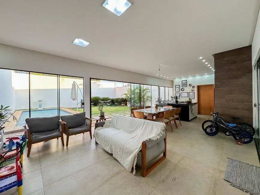 Casa com 3 quartos à venda, 360m2 em Anapolis - GO - imagem 9 Foto 9 de Casa com 3 quartos à venda, 360m2 em Anapolis - GO