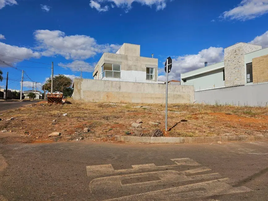 Foto 1 de Terreno / Lote à venda, 444m2 em Anápolis City, Anapolis - GO