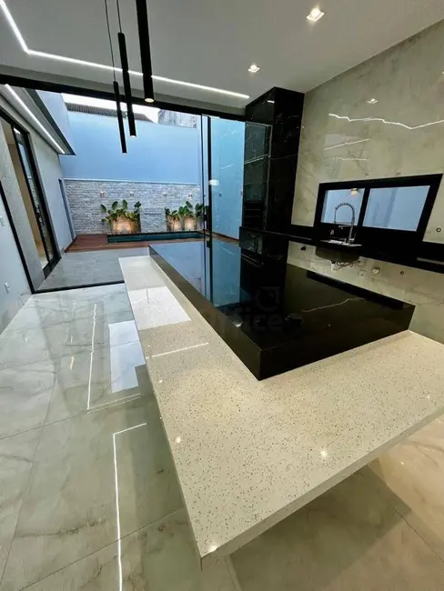 Casa com 3 quartos à venda, 300m2 em Parque Brasília 2ª Etapa, Anapolis - GO - imagem 9 Foto 9 de Casa com 3 quartos à venda, 300m2 em Parque Brasília 2ª Etapa, Anapolis - GO