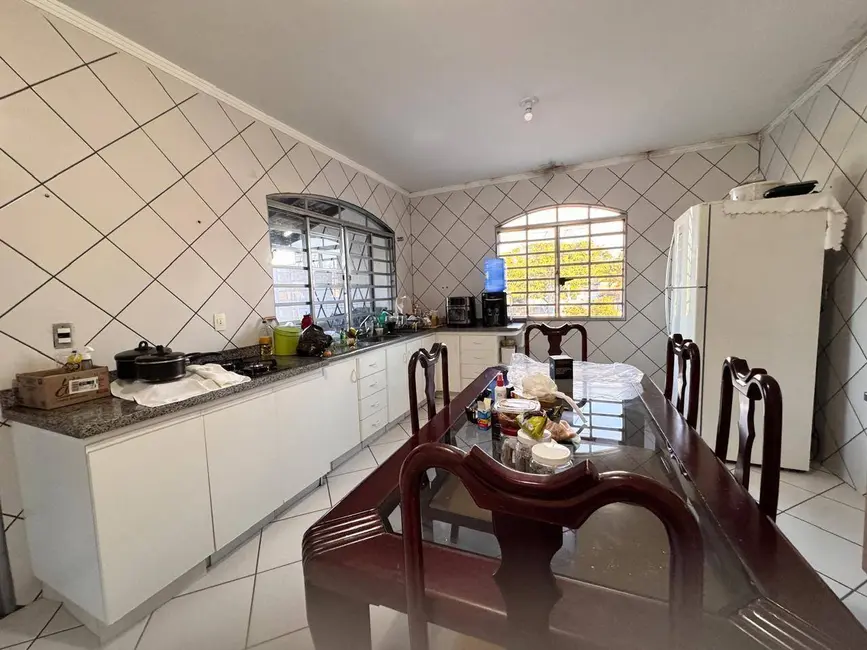 Casa com 3 quartos à venda, 300m2 em Parque Brasília 2ª Etapa, Anapolis - GO - imagem 9 Foto 9 de Casa com 3 quartos à venda, 300m2 em Parque Brasília 2ª Etapa, Anapolis - GO