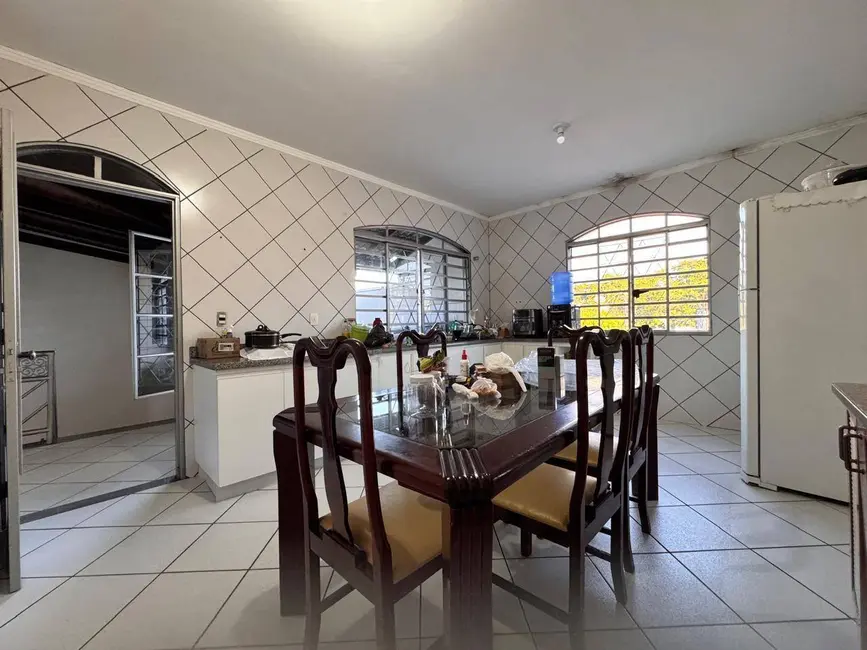 Casa com 3 quartos à venda, 300m2 em Parque Brasília 2ª Etapa, Anapolis - GO - imagem 8 Foto 8 de Casa com 3 quartos à venda, 300m2 em Parque Brasília 2ª Etapa, Anapolis - GO