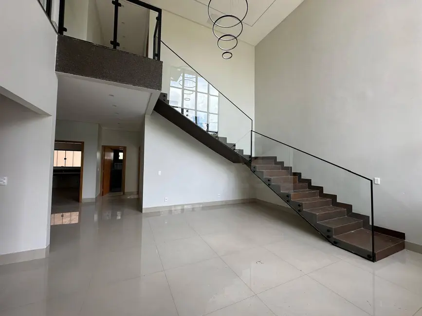 Foto 1 de Sobrado com 4 quartos à venda, 510m2 em Anápolis City, Anapolis - GO