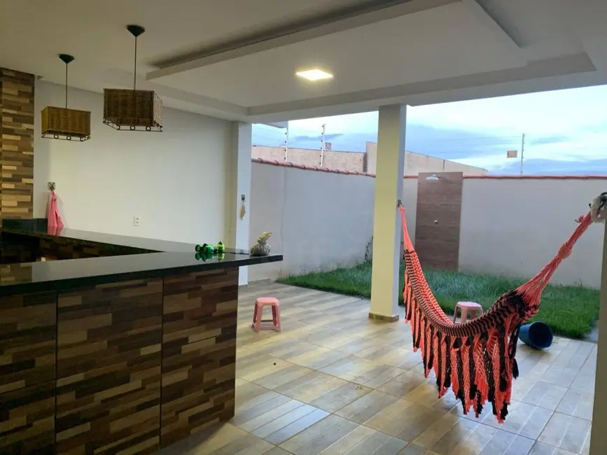 Foto 2 de Casa com 3 quartos à venda, 300m2 em Parque dos Pirineus, Anapolis - GO