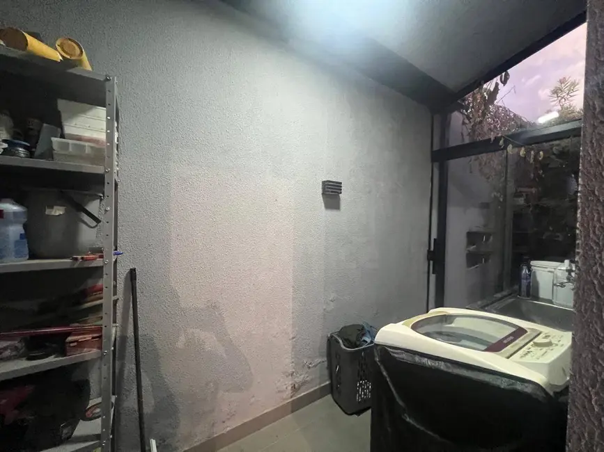 Casa com 3 quartos à venda, 200m2 em Anapolis - GO - imagem 3 Foto 3 de Casa com 3 quartos à venda, 200m2 em Anapolis - GO