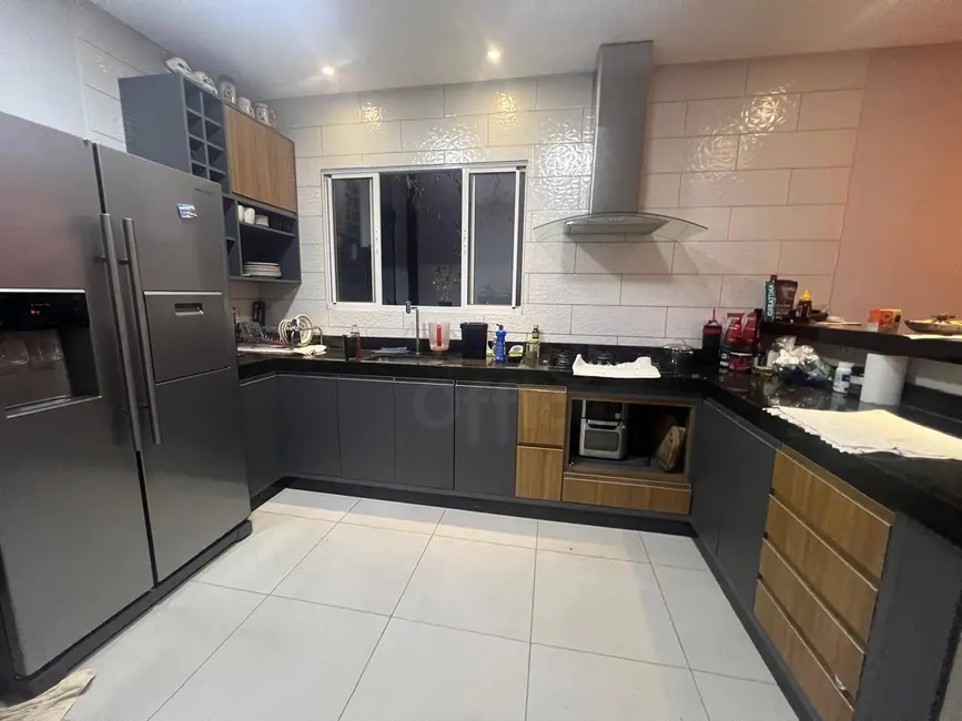 Casa com 3 quartos à venda, 200m2 em Anapolis - GO - imagem 4 Foto 4 de Casa com 3 quartos à venda, 200m2 em Anapolis - GO