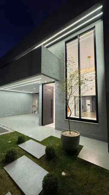 Casa com 3 quartos à venda, 300m2 em Parque Brasília 2ª Etapa, Anapolis - GO - imagem 1 Foto 1 de Casa com 3 quartos à venda, 300m2 em Parque Brasília 2ª Etapa, Anapolis - GO