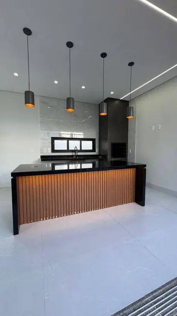 Casa com 3 quartos à venda, 300m2 em Parque Brasília 2ª Etapa, Anapolis - GO - imagem 7 Foto 7 de Casa com 3 quartos à venda, 300m2 em Parque Brasília 2ª Etapa, Anapolis - GO