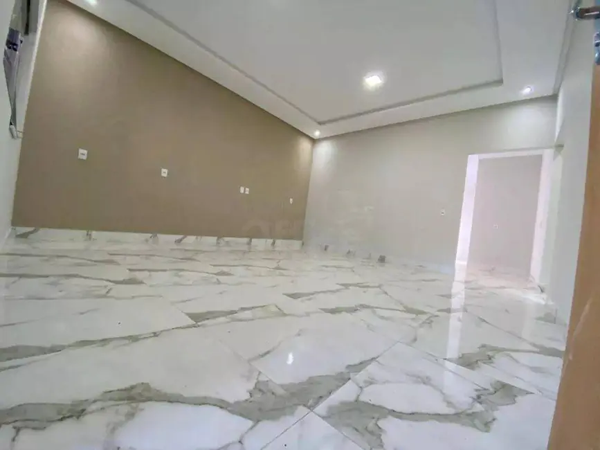 Foto 3 de Casa com 3 quartos à venda, 200m2 em Jardim Itália, Anapolis - GO