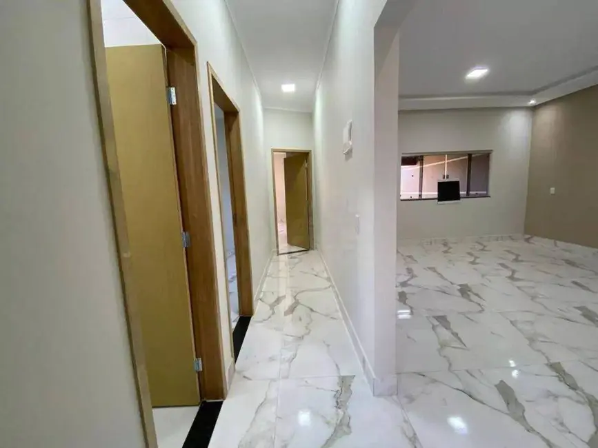 Foto 2 de Casa com 3 quartos à venda, 200m2 em Jardim Itália, Anapolis - GO