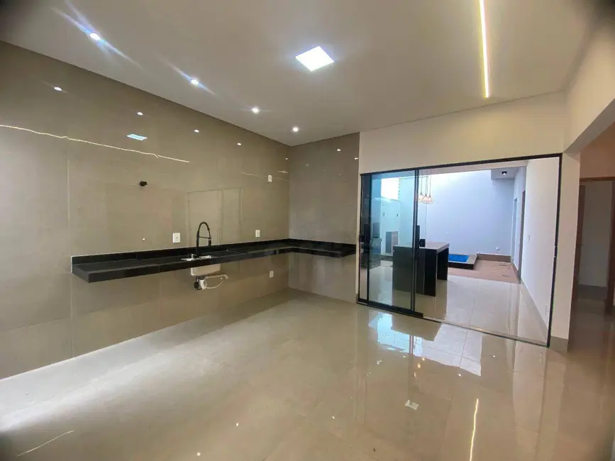 Casa com 3 quartos à venda, 200m2 em Anapolis - GO - imagem 5 Foto 5 de Casa com 3 quartos à venda, 200m2 em Anapolis - GO