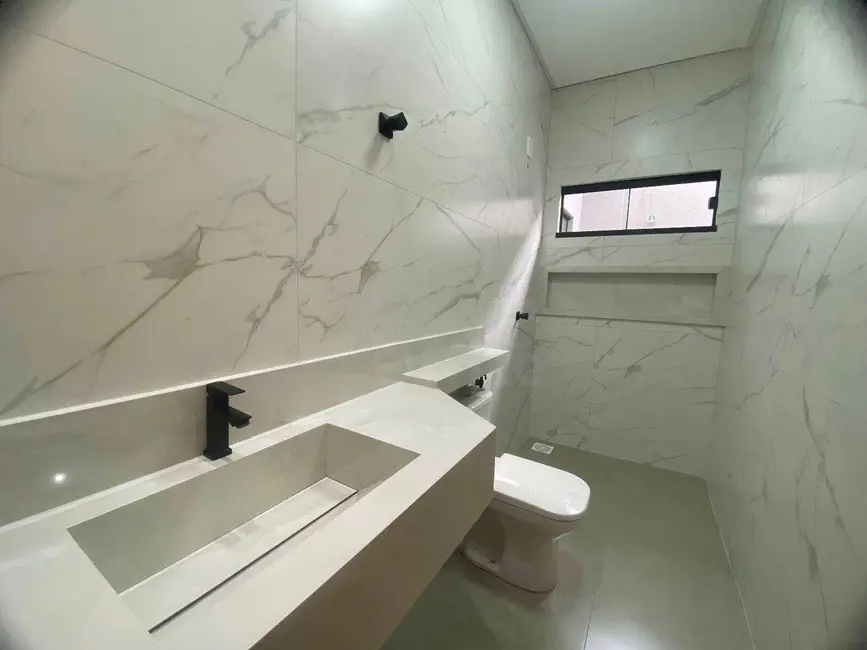 Casa com 3 quartos à venda, 200m2 em Anapolis - GO - imagem 8 Foto 8 de Casa com 3 quartos à venda, 200m2 em Anapolis - GO