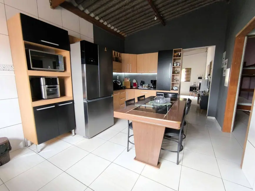 Foto 1 de Casa com 3 quartos à venda, 360m2 em Anexo Itamaraty, Anapolis - GO