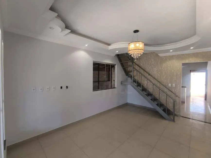 Foto 3 de Sobrado com 4 quartos à venda, 300m2 em Residencial Itatiaia, Anapolis - GO