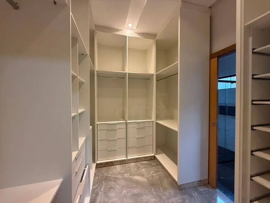 Casa com 3 quartos à venda, 390m2 em Anápolis City, Anapolis - GO - imagem 9 Foto 9 de Casa com 3 quartos à venda, 390m2 em Anápolis City, Anapolis - GO