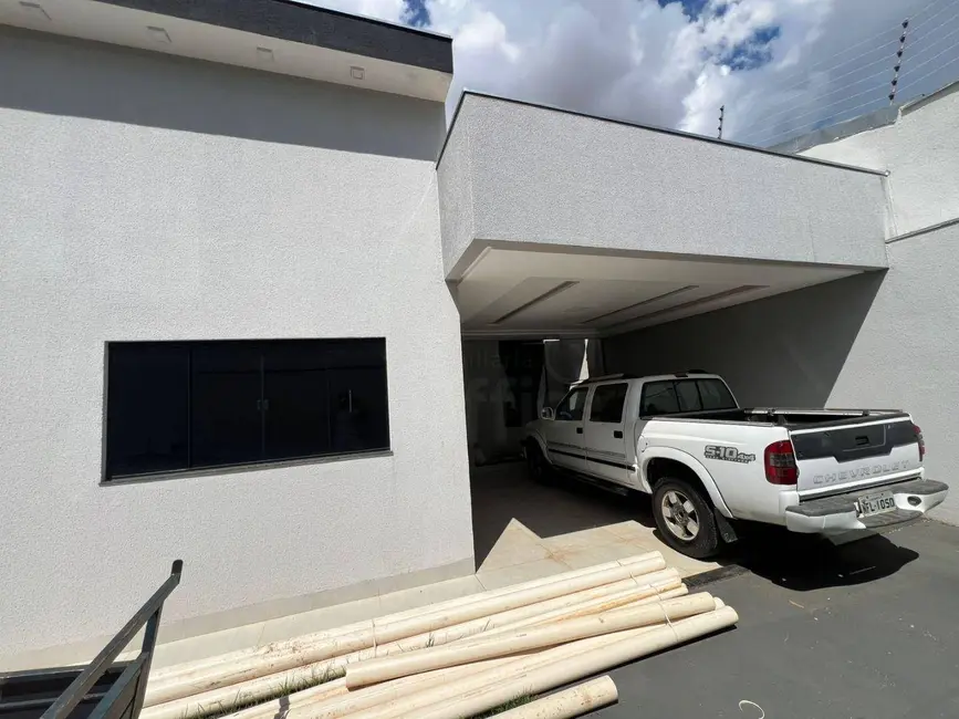 Foto 2 de Casa com 3 quartos à venda, 250m2 em Jardim Arco Verde, Anapolis - GO