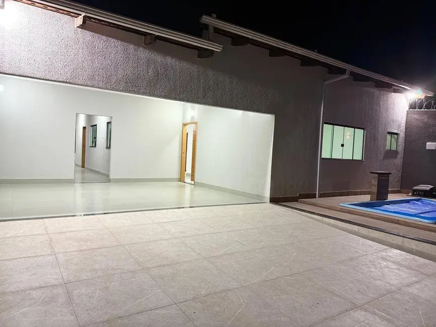 Casa com 3 quartos à venda, 300m2 em Itamaraty 4ª Etapa, Anapolis - GO - imagem 1 Foto 1 de Casa com 3 quartos à venda, 300m2 em Itamaraty 4ª Etapa, Anapolis - GO