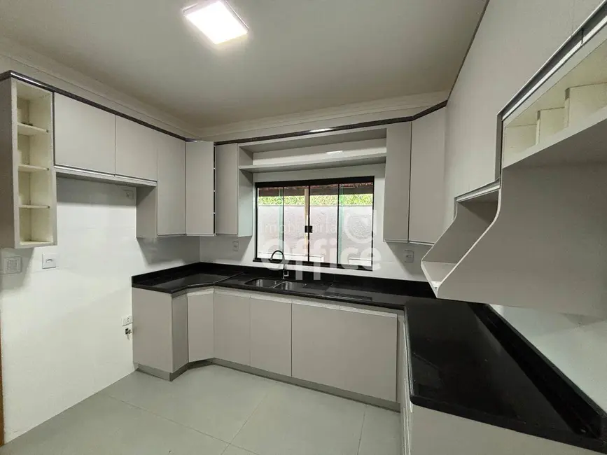 Foto 5 de Casa com 3 quartos à venda, 300m2 em Itamaraty 4ª Etapa, Anapolis - GO