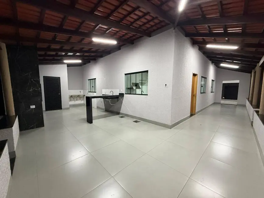 Casa com 3 quartos à venda, 300m2 em Itamaraty 4ª Etapa, Anapolis - GO - imagem 4 Foto 4 de Casa com 3 quartos à venda, 300m2 em Itamaraty 4ª Etapa, Anapolis - GO