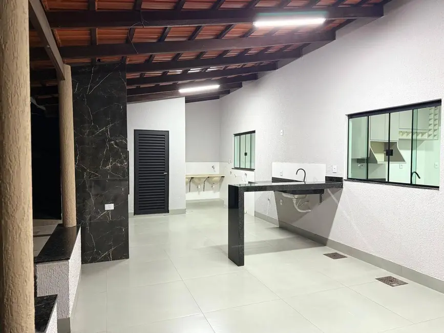 Casa com 3 quartos à venda, 300m2 em Itamaraty 4ª Etapa, Anapolis - GO - imagem 6 Foto 6 de Casa com 3 quartos à venda, 300m2 em Itamaraty 4ª Etapa, Anapolis - GO