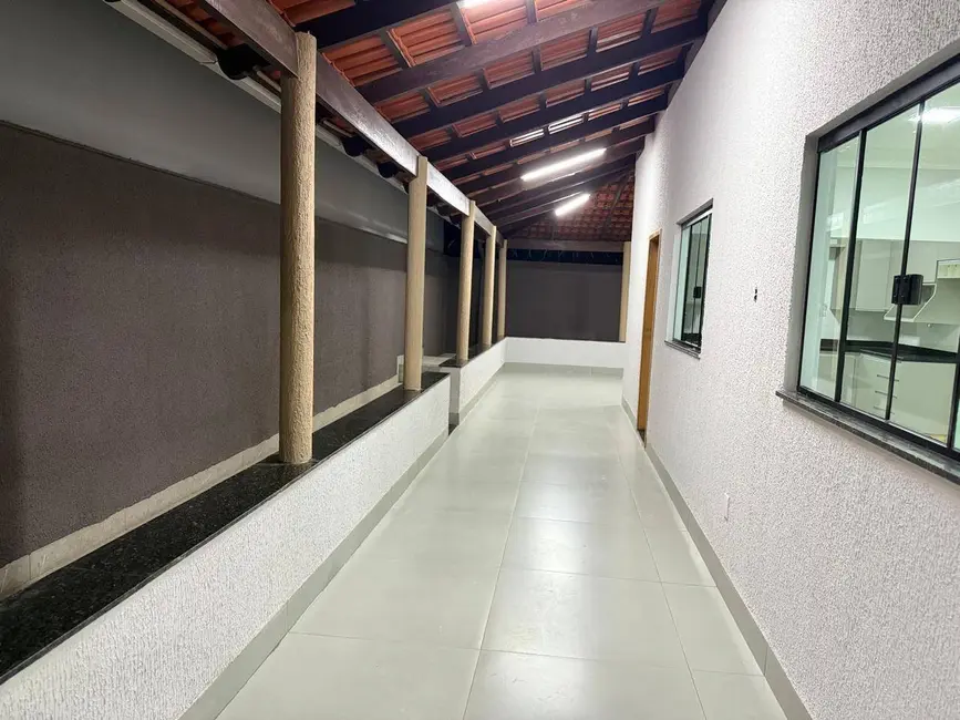 Casa com 3 quartos à venda, 300m2 em Itamaraty 4ª Etapa, Anapolis - GO - imagem 3 Foto 3 de Casa com 3 quartos à venda, 300m2 em Itamaraty 4ª Etapa, Anapolis - GO