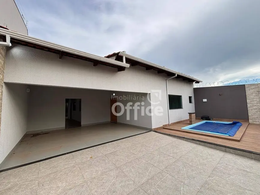 Foto 1 de Casa com 3 quartos à venda, 300m2 em Itamaraty 4ª Etapa, Anapolis - GO