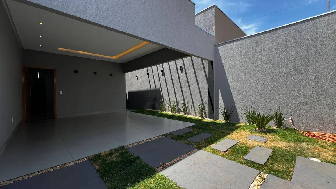 Foto 2 de Casa com 3 quartos à venda, 150m2 em Víviam Parque, Anapolis - GO