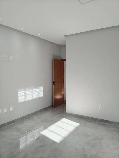 Foto 3 de Casa com 3 quartos à venda, 300m2 em Residencial Santa Cruz, Anapolis - GO