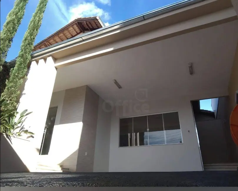 Foto 1 de Casa com 3 quartos à venda, 225m2 em Jardim Ana Paula, Anapolis - GO