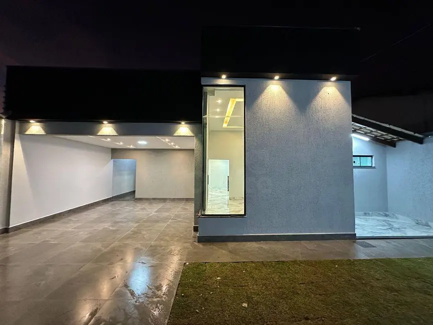 Foto 2 de Casa com 3 quartos à venda, 300m2 em Parque dos Pirineus, Anapolis - GO