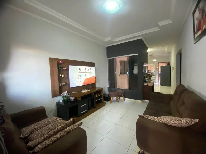 Foto 4 de Casa com 3 quartos à venda, 260m2 em Residencial Araguaia, Anapolis - GO