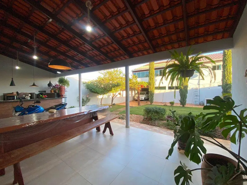 Sobrado com 4 quartos à venda, 300m2 em Residencial Araguaia, Anapolis - GO - imagem 6 Foto 6 de Sobrado com 4 quartos à venda, 300m2 em Residencial Araguaia, Anapolis - GO