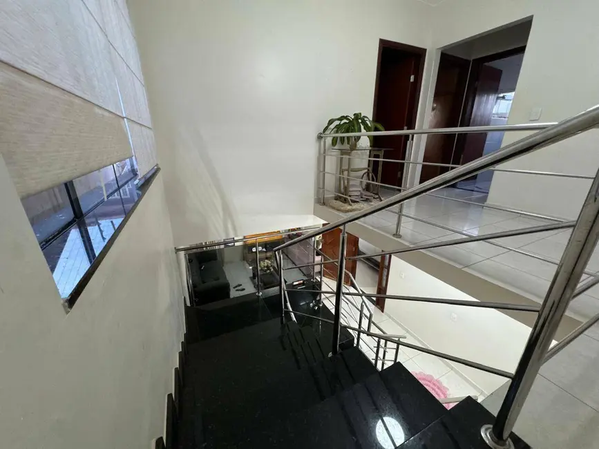 Foto 2 de Sobrado com 4 quartos à venda, 360m2 em São Carlos, Anapolis - GO
