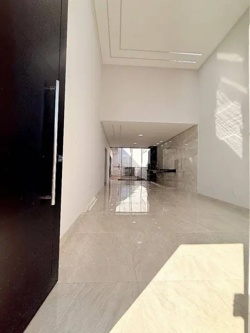 Casa com 3 quartos à venda, 200m2 em Parque Brasília 2ª Etapa, Anapolis - GO - imagem 3 Foto 3 de Casa com 3 quartos à venda, 200m2 em Parque Brasília 2ª Etapa, Anapolis - GO