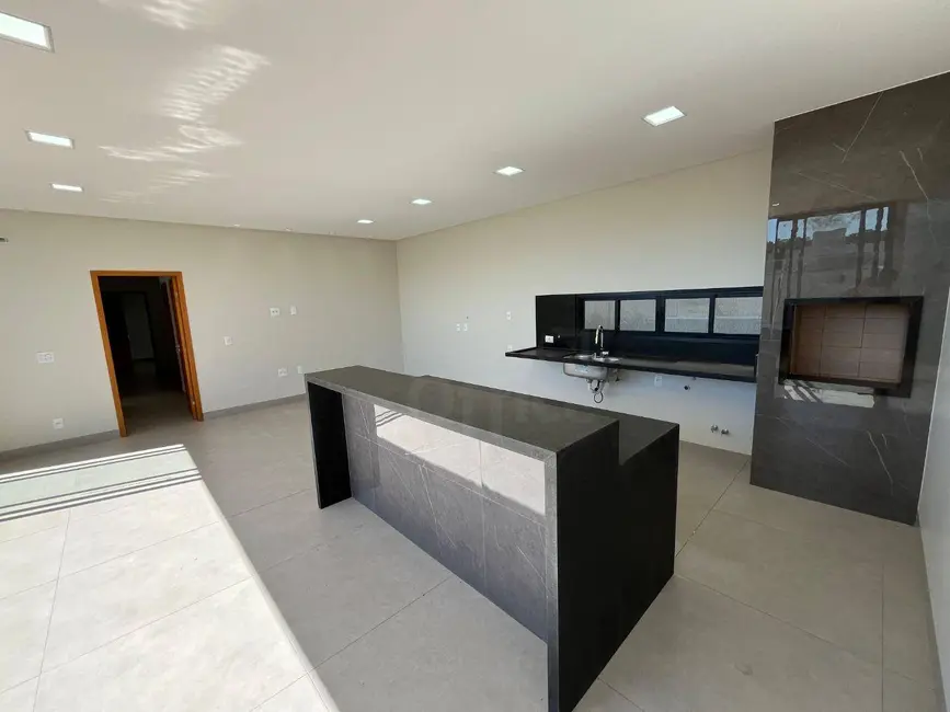 Casa com 3 quartos à venda, 300m2 em Anapolis - GO - imagem 5 Foto 5 de Casa com 3 quartos à venda, 300m2 em Anapolis - GO