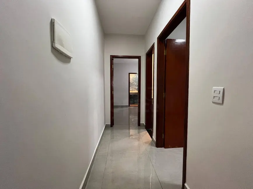 Casa com 3 quartos à venda, 200m2 em Residencial Flamboyant, Anapolis - GO - imagem 7 Foto 7 de Casa com 3 quartos à venda, 200m2 em Residencial Flamboyant, Anapolis - GO