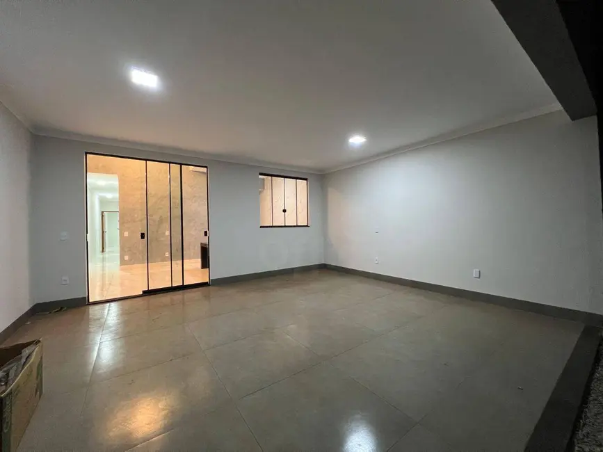 Sobrado com 3 quartos à venda, 180m2 em Setor Sul Jamil Miguel, Anapolis - GO - imagem 2 Foto 2 de Sobrado com 3 quartos à venda, 180m2 em Setor Sul Jamil Miguel, Anapolis - GO
