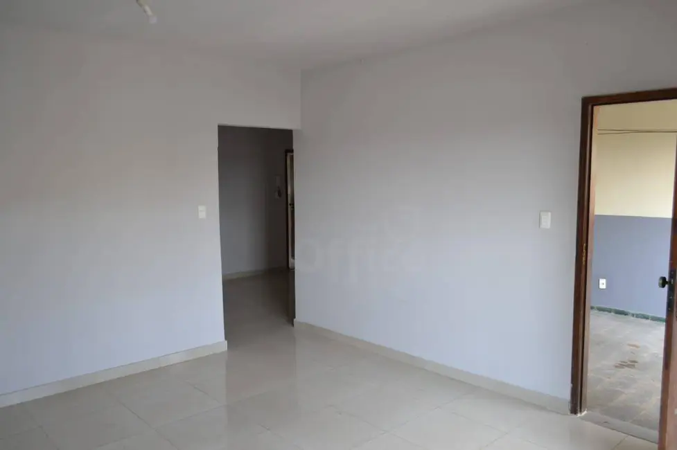 Foto 2 de Casa com 3 quartos à venda, 339m2 em Vila João Luiz de Oliveira, Anapolis - GO