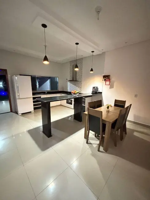 Casa com 3 quartos à venda, 360m2 em Bandeiras, Anapolis - GO - imagem 4 Foto 4 de Casa com 3 quartos à venda, 360m2 em Bandeiras, Anapolis - GO