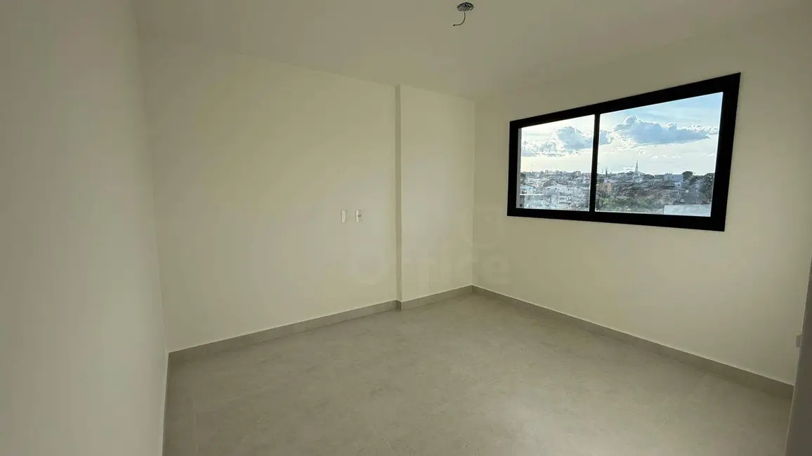 Foto 2 de Apartamento com 3 quartos à venda, 89m2 em Maracananzinho, Anapolis - GO