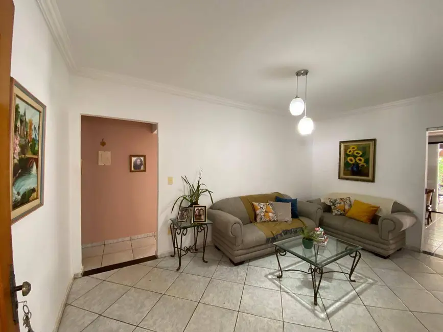 Foto 5 de Casa com 4 quartos à venda, 400m2 em Anapolis - GO