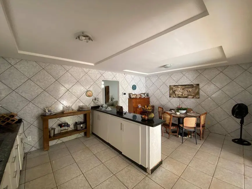 Foto 8 de Casa com 4 quartos à venda, 400m2 em Anapolis - GO