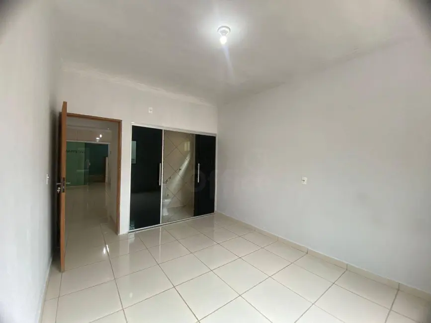 Casa com 3 quartos à venda, 200m2 em Loteamento Residencial Verona, Anapolis - GO - imagem 4 Foto 4 de Casa com 3 quartos à venda, 200m2 em Loteamento Residencial Verona, Anapolis - GO