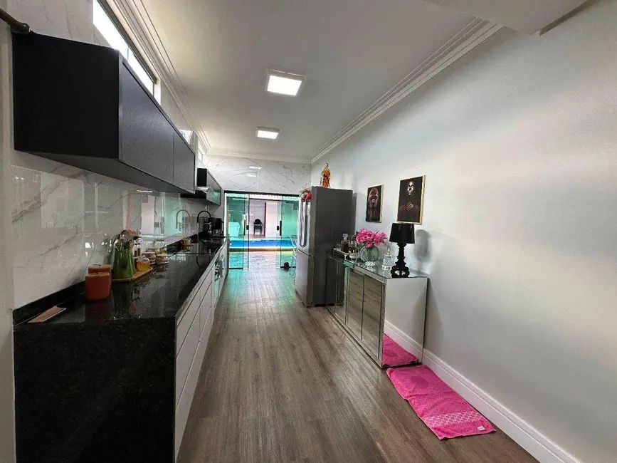 Casa com 3 quartos à venda, 239m2 em Anapolis - GO - imagem 6 Foto 6 de Casa com 3 quartos à venda, 239m2 em Anapolis - GO