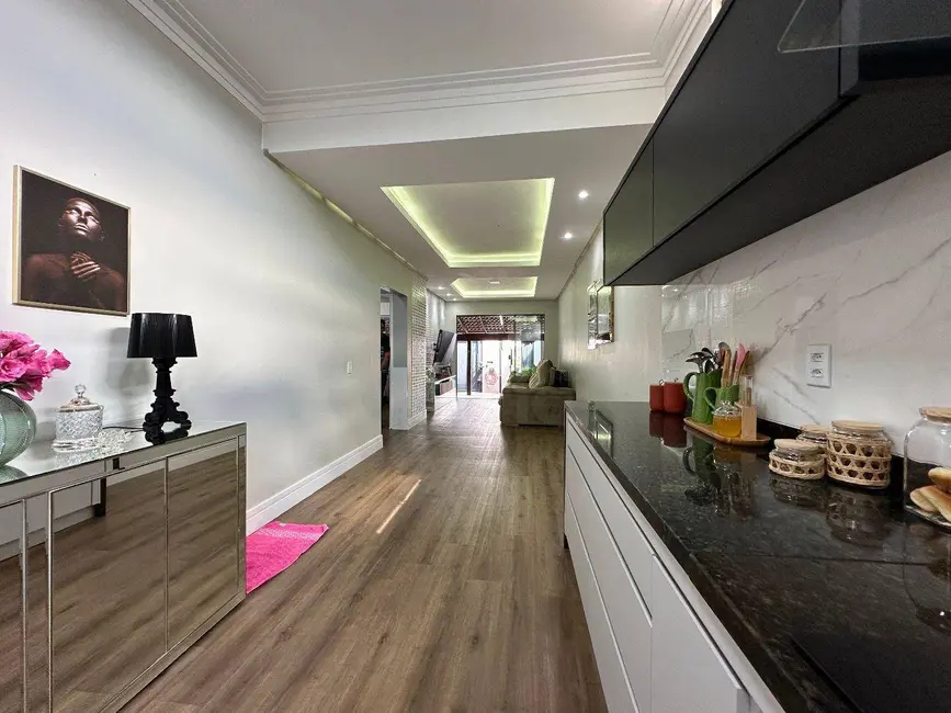 Casa com 3 quartos à venda, 239m2 em Anapolis - GO - imagem 5 Foto 5 de Casa com 3 quartos à venda, 239m2 em Anapolis - GO