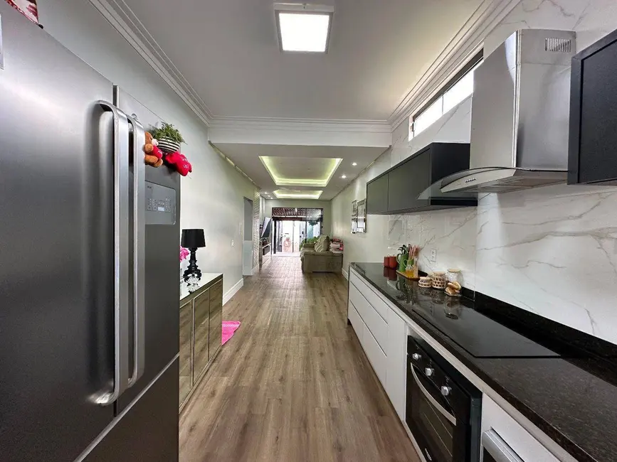 Casa com 3 quartos à venda, 239m2 em Anapolis - GO - imagem 1 Foto 1 de Casa com 3 quartos à venda, 239m2 em Anapolis - GO