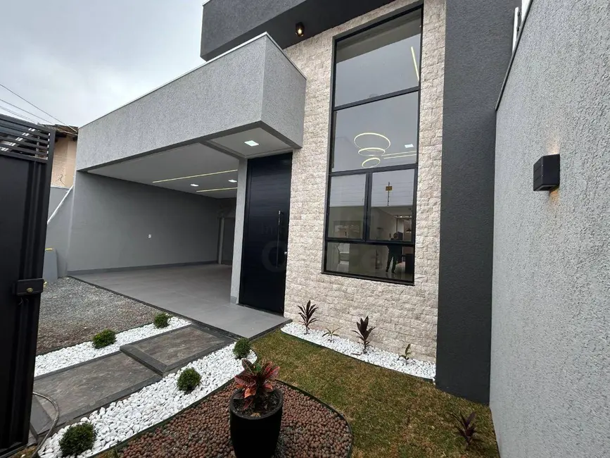 Casa com 3 quartos à venda, 217m2 em Residencial Virgínia Correa, Anapolis - GO - imagem 1 Foto 1 de Casa com 3 quartos à venda, 217m2 em Residencial Virgínia Correa, Anapolis - GO