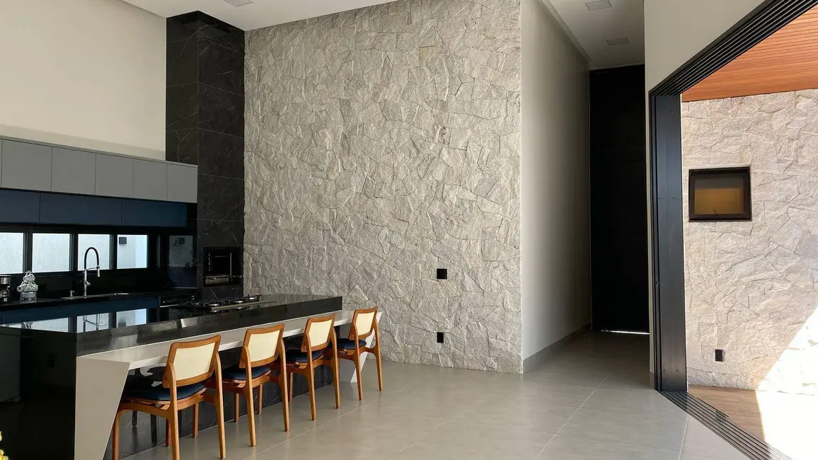 Foto 2 de Casa de Condomínio com 3 quartos à venda, 360m2 em Anapolis - GO